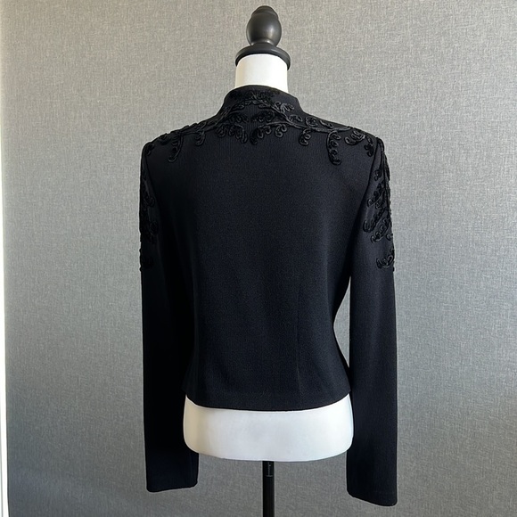 St. John Evening - Black embellished Jacket. GORGEOUS! Like NEW! Size 10 - Picture 4 of 10